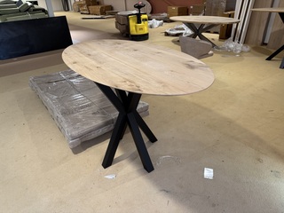 Bartafel, eiken, zwart metalen spinpoot